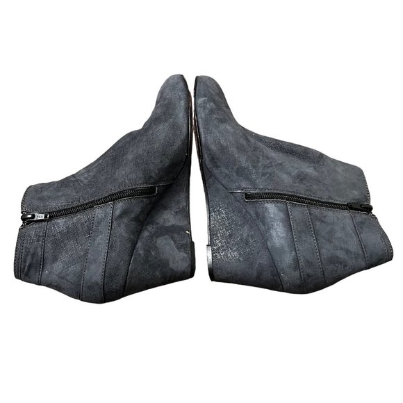 AGL Gray Suede Leather Double Buckle Detail Wedge Booties Size 6 EU36 - Picture 8 of 8